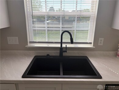 10080 Edgerton Dr, Miamisburg, OH 45342 - photo 5