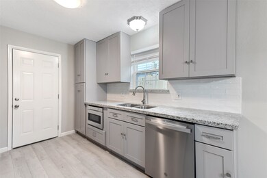 11411 Kirkvalley Dr, Houston, TX 77089 - photo 5