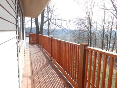 6229 E Forty Acre Woods Dr, Bloomfield, IN 47424 - photo 4