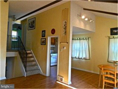 117 E Parkway Ave, Chester, PA 19013 - photo 3