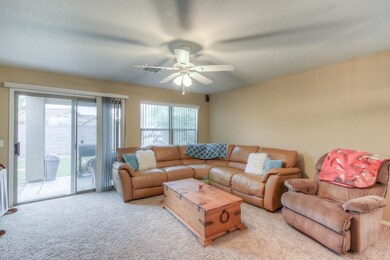 Family Room (1)-FULL
