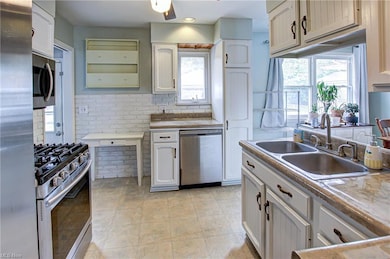 327 Erieview Blvd, Sheffield Lake, OH 44054 - photo 3