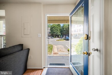 8327 Green Heron Way unit 28, Lorton, VA 22079 - photo 3