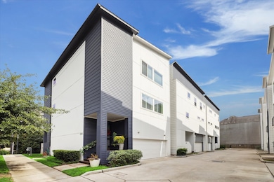 Explore this modern home's sleek exterior and spac