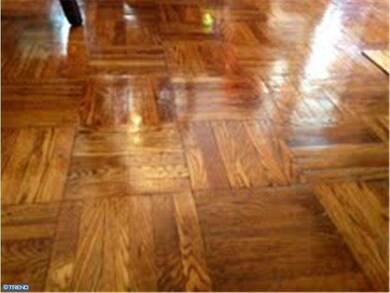 6816 Radbourne Rd, Upper Darby, PA 19082 - photo 7