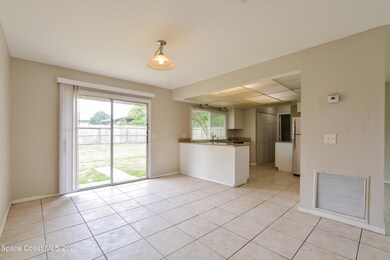 020-photo-dining-room-12001984