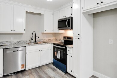 9001 Graham Rd, Moss Point, MS 39562 - photo 7