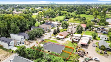 Conveniently located near the Texas Medical Center, Rice University, University of Houston, and Texas Southern University, with easy access to major freeways, shopping, and dining.