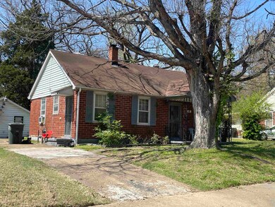 View of front of property featuring a front yard, 