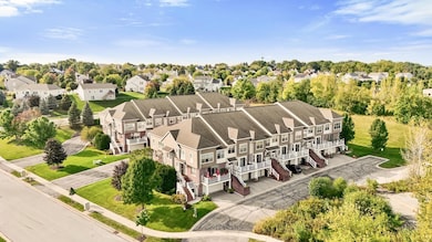 812 Timber Ridge Ct unit 10, Waukesha, WI 53189 - photo 2