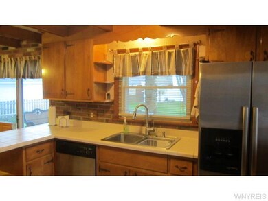 1253 Moll St, North Tonawanda, NY 14120 - photo 4