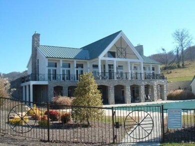 Sunset Bay Clubhouse, Pool