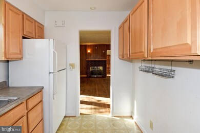 811 Heron Dr, Silver Spring, MD 20901 - photo 7