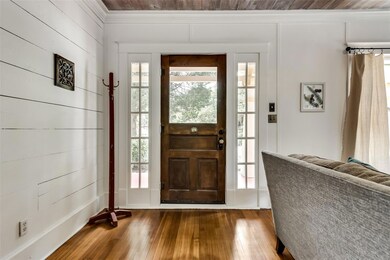 Original door with twist doorbell