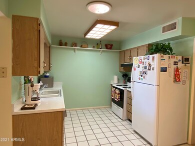 11150 W Emerald Dr, Sun City, AZ 85351 - photo 4