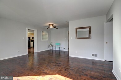 12706 Danvers Ct, Rockville, MD 20853 - photo 2