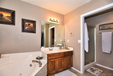 11912 S Cedar Ct, Jenks, OK 74037 - photo 5
