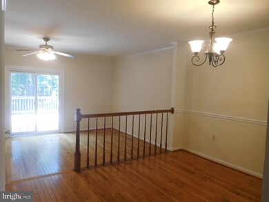 13965 Lightburn Ln, Centreville, VA 20121 - photo 2