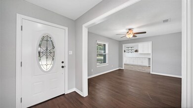 2009 Meadow Ln, Richmond, TX 77469 - photo 5