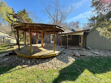 6163 Sheed Rd, Cincinnati, OH 45247 - photo 5