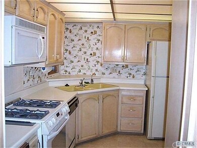 Bright cheery kitchen