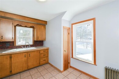 81 Harbour Ave unit 2, West Warwick, RI 02893 - photo 3