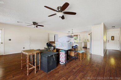 1806 E Willow Dr, Stigler, OK 74462 - photo 3