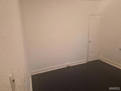 6211 Westerhoff Ave, Saint Louis, MO 63121 - photo 2