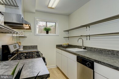 8914 16th St, Silver Spring, MD 20910 - photo 6