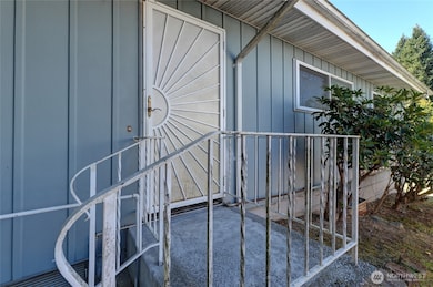 1730 N Narrows Dr, Tacoma, WA 98406 - photo 3