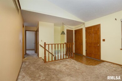 6616 Cresthill Dr, Davenport, IA 52806 - photo 6