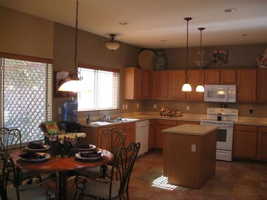 Big Kitchen and Breakfast Nook