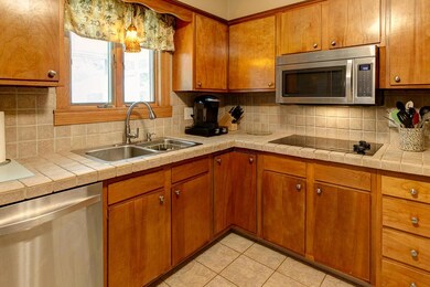 1082 Kendale Rd. N.