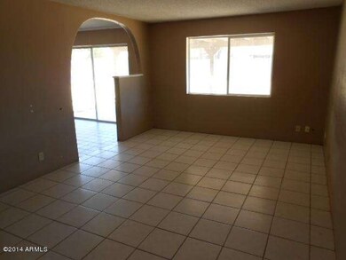 023-344989 Living Room