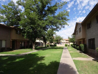 6747 N 44th Ave, Glendale, AZ 85301 - photo 4