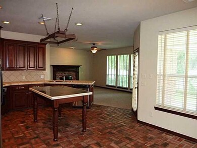 2608 Brenton Dr, Edmond, OK 73012 - photo 5