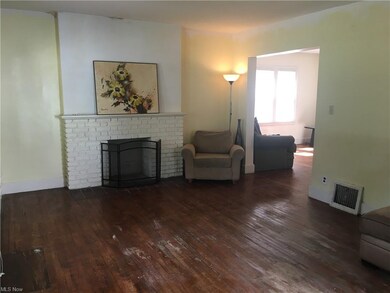 3307 Altamont Ave, Cleveland, OH 44118 - photo 3
