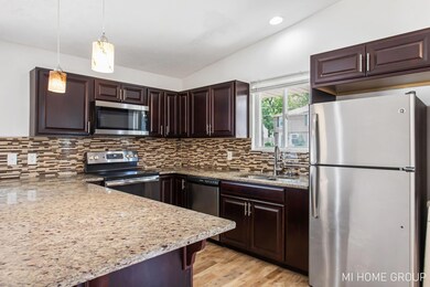 15-web-or-mls-929 Joslin St SE, Grand Ra