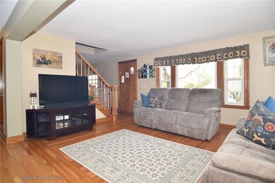 129 Cornell St, Cranston, RI 02920 - photo 3