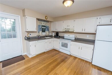 4201 Salem Dr, Emmaus, PA 18049 - photo 3