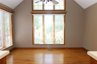 5712 Richards Cir, Shawnee, KS 66216 - photo 7