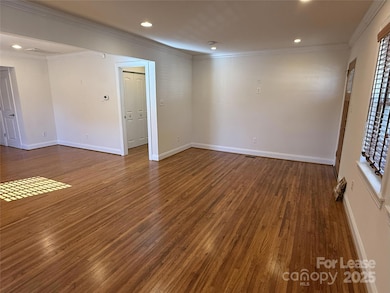 350 Melbourne Ct, Charlotte, NC 28209 - photo 3