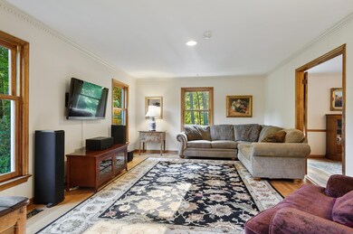 03_45HowlandRd_1_LivingRoom_HiRes