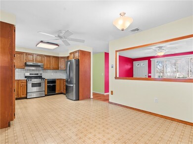 46 Ridgeway Dr, Warren, RI 02885 - photo 7