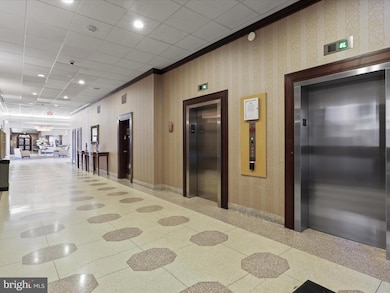 Town Square Towers unit 516, Washington, DC 20024 - photo 3