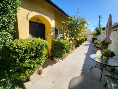 1240 S Muirfield Rd, Los Angeles, CA 90019 - photo 3