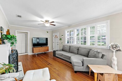 1728 Peachtree Cir S-large-007-003-A6711