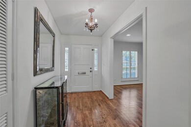 10046 Burgoyne Rd, Houston, TX 77042 - photo 6