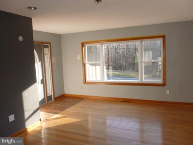 12626 Duckettown Rd, Laurel, MD 20708 - photo 4