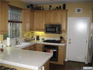 Bright and spacious kitchen